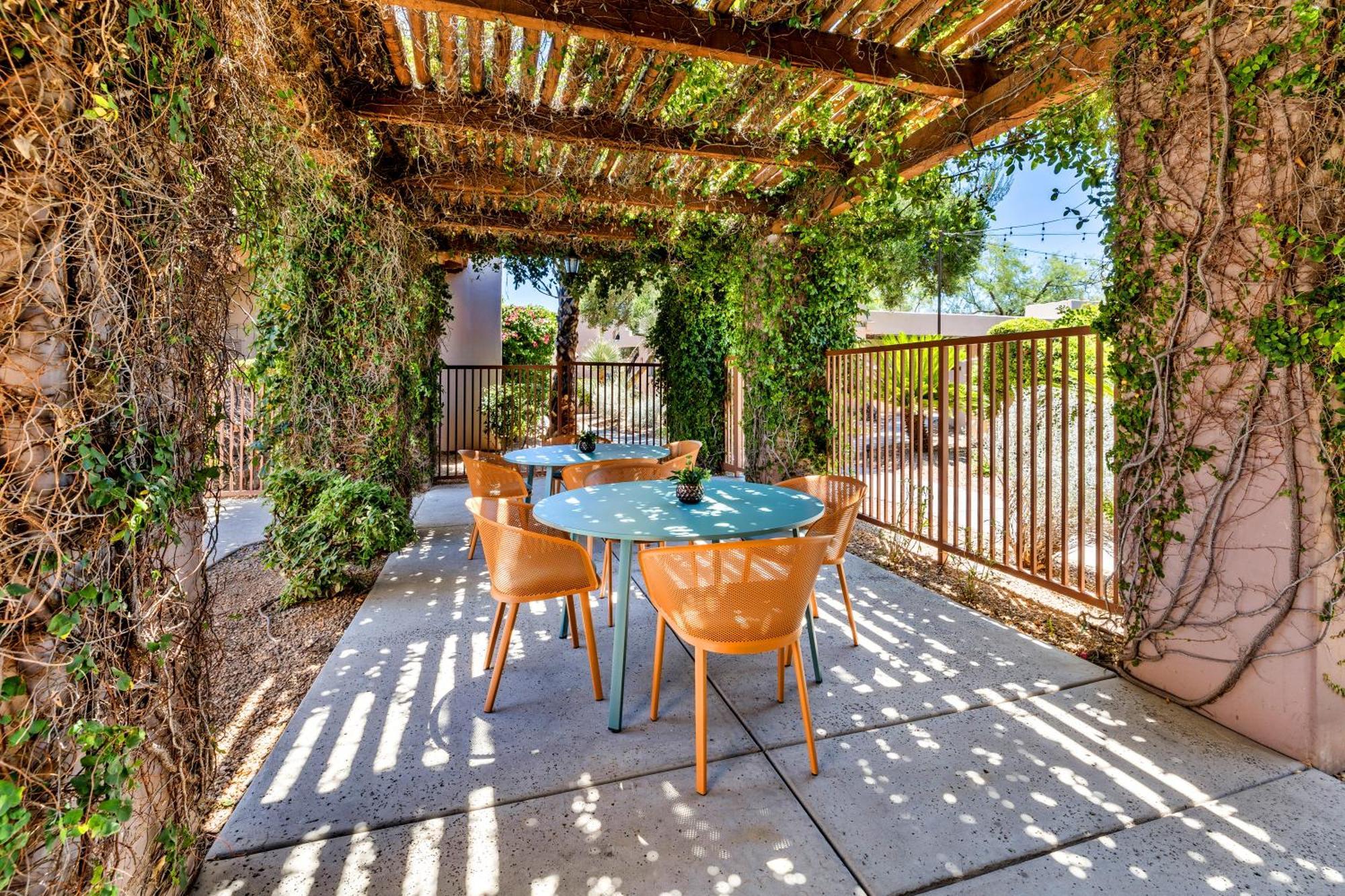 Lodge On The Desert Tucson Bagian luar foto