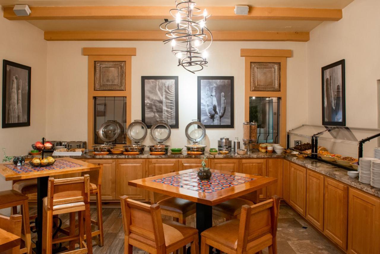 Lodge On The Desert Tucson Bagian luar foto