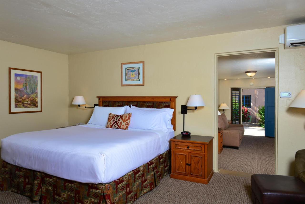 Lodge On The Desert Tucson Bagian luar foto